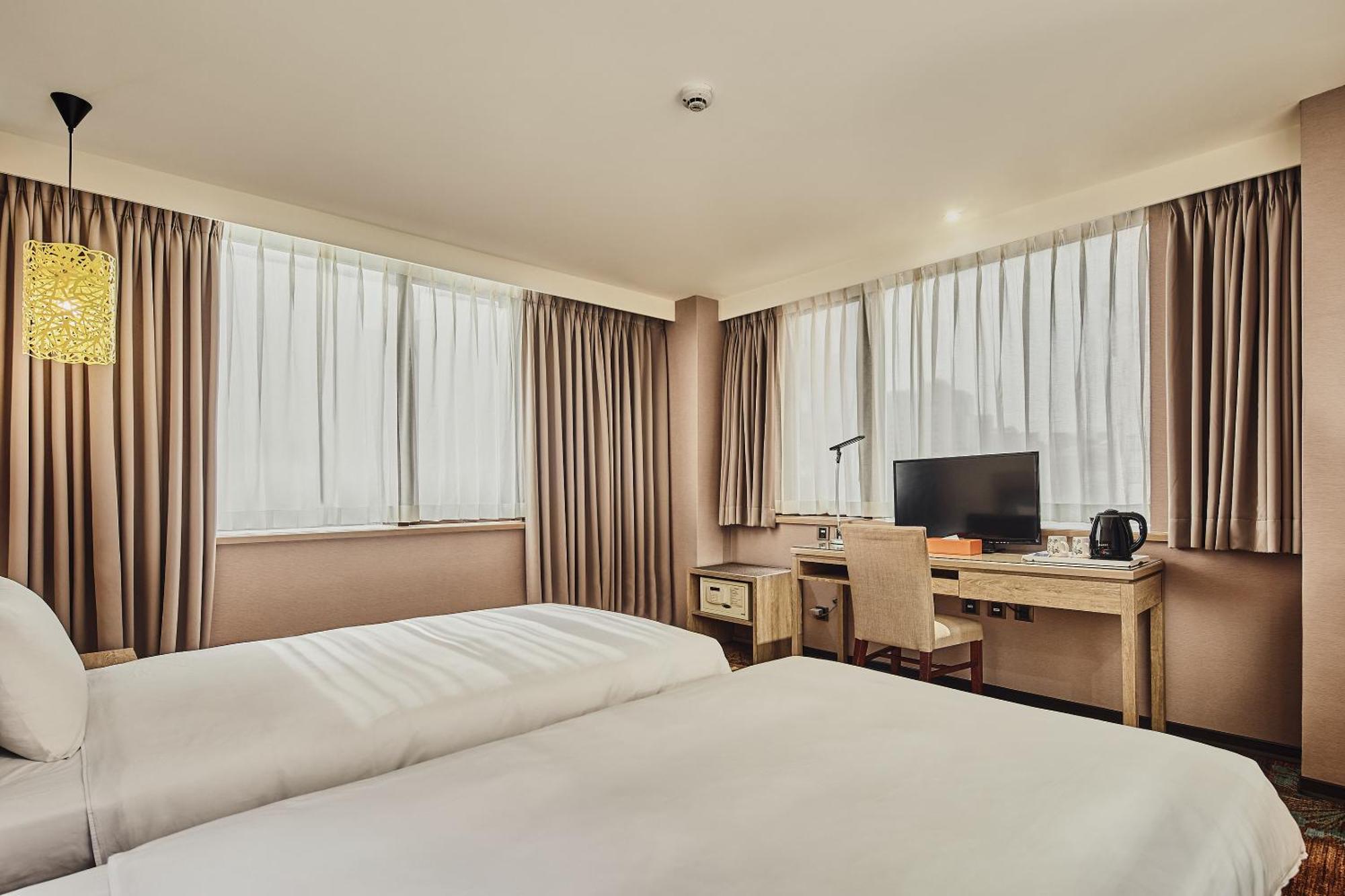 Orange Hotel - Linsen, Taipei Exterior photo