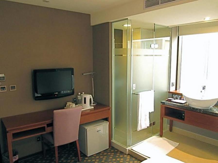 Orange Hotel - Linsen, Taipei Exterior photo